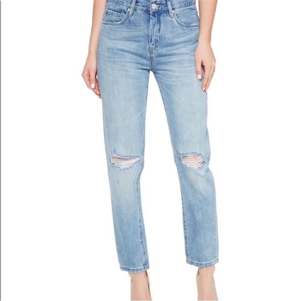 NEW! Blank NYC High Rise Tapered Leg Jeans Light Wash Distressed Size 26